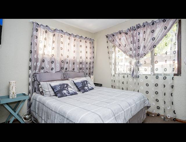 2 BEDROOM APARTMENT FOR SALE IN MONTCLAIR